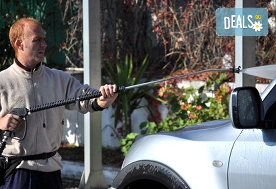 Цялостна грижа за Вашия автомобил! Пастиране, полиране и външно или комплексно измиване в сервиз Автомакс 13! Предплатете! - Снимка 1