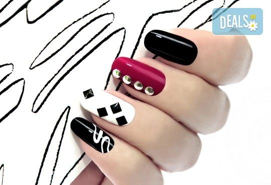 Красиви и изящни цветове! Дълготраен маникюр с гел лак BlueSky и 2 декорации в WAVE STUDIO - НДК! - Снимка 1