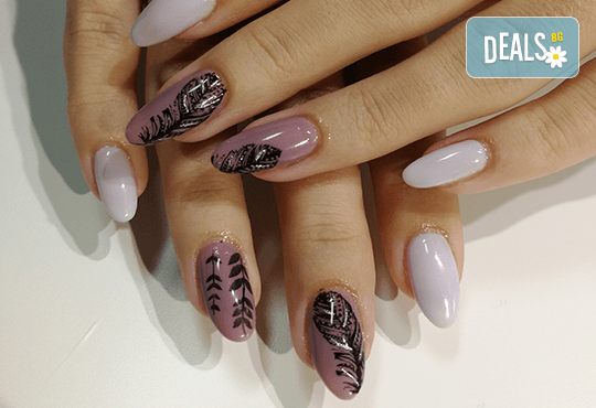 Ноктопластика чрез изграждане с гел или удължители, лакиране с гел лак и 2 декорации, избор от над 260 актуални цвята в Iguana Nail Studio - Снимка 18
