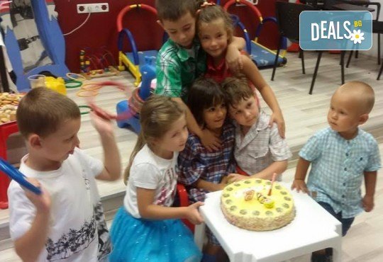 Пакет Промо! Детски рожден ден - делничен промо пакет с игри, аниматор, зала, озвучаване, сок и пица в Детски център Приказен свят! - Снимка 15