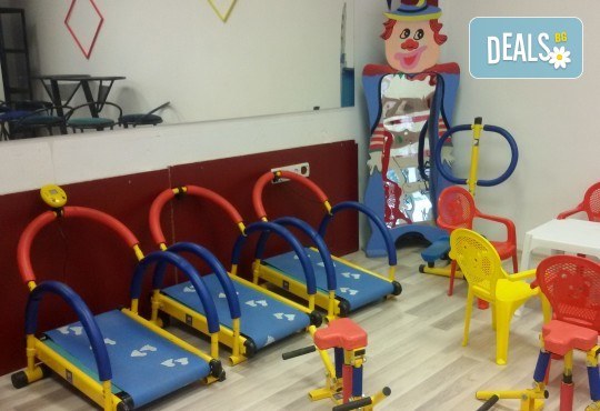 Пакет Промо! Детски рожден ден - делничен промо пакет с игри, аниматор, зала, озвучаване, сок и пица в Детски център Приказен свят! - Снимка 4