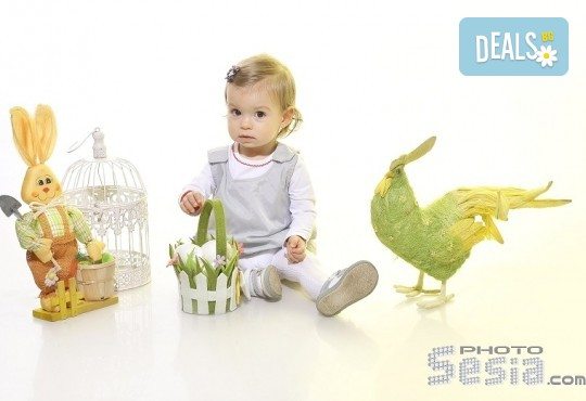 Пролетна семейна или детска фотосесия със 160-180 кадъра и фотокнига с твърди корици по желание от Photosesia.com! - Снимка 1