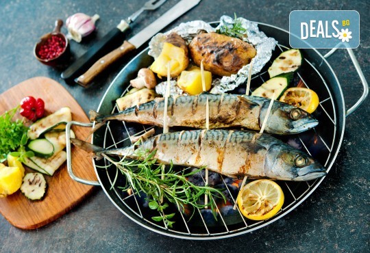 Кулинарен круиз за двама! Две порции Норвежка скумрия с гарнитура в Ресторант BALITO! - Снимка 1