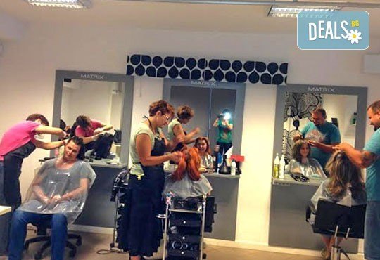 Мануално почистване на лице + ексфолираща терапия, терапия с маска в Салон Blush Beauty - Снимка 5