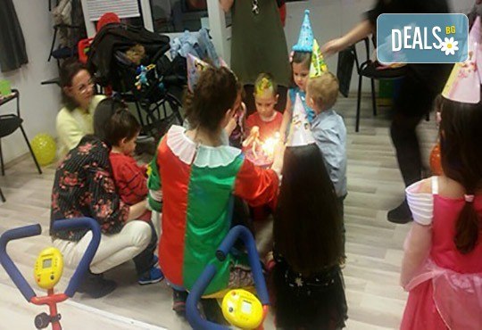 2 часа аниматор с игри и организиране на детска дискотека и караоке парти на избрано от клиента място от Детски център Приказен свят! - Снимка 3