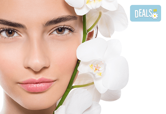 Кожа без несъвършенства с диамантено микродермабразио и терапия на окооочен контур в салон за красота Bossa Nova! - Снимка 1