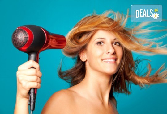 Освежете прическата си с арганова терапия, оформяне със сешоар и плитка от Beauty center D&M! - Снимка 4