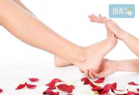 Супер оферта! Педикюр с гел лак Jessica + пилинг и масаж на ходилата в MNJ Studio - Люлин! - Снимка 4