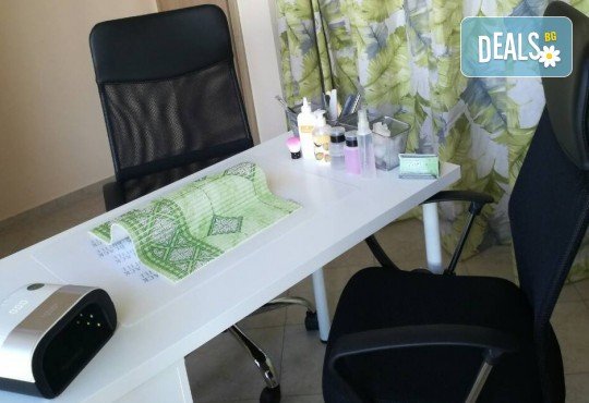 Красиви и дълготрайни цветове! Маникюр с гел лак на Bluesky, Black Bottle, Shellac или Gelish в салон за красота Теди! - Снимка 5