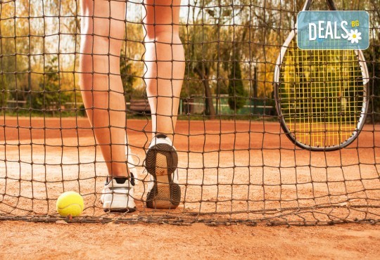 Активно лято в планината! Наем на тенис корт за 1 час или на комплект от 2 ракети с топки от Тенис клуб Боровец! - Снимка 1