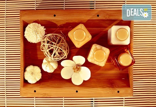 Релаксиращ арома масаж на гръб с етерични масла от жасмин или цитрус в Chocolate Studio - Снимка 2