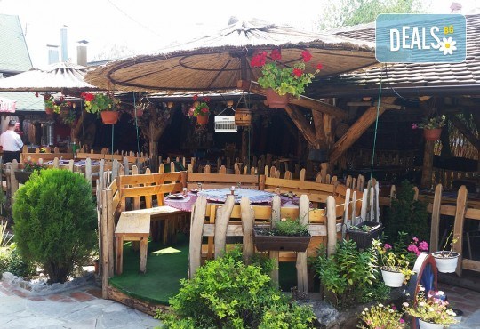 Уикенд почивка Лесковац, Сърбия, през юли! 1 нощувка със закуска и вечеря с жива музика и неограничени напитки в хотел Грош 2*, възможност за транспорт - Снимка 1