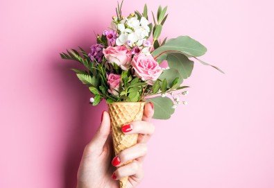 Дълготраен маникюр с гел лак OPI Infinity, 2 красиви декорации и бонус: сваляне на стар гел лак в салон за красота Невени!