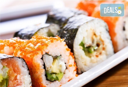 Екзотично, вкусно и на добра цена! Възползвайте се от апетитното предложение на Sushi House, суши сет - 84 хапки, красиво аранжирани и готови за сервиране! - Снимка 4