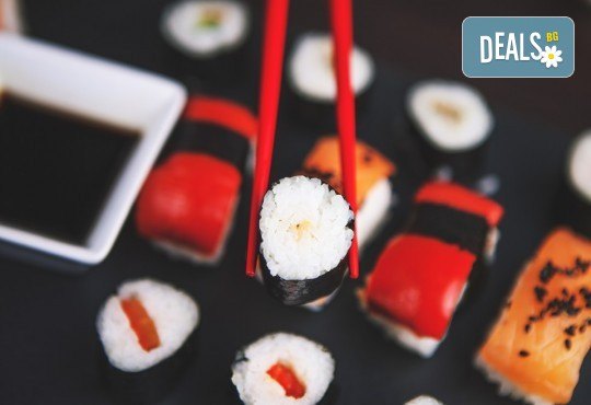 Екзотично, вкусно и на добра цена! Възползвайте се от апетитното предложение на Sushi House, суши сет - 84 хапки, красиво аранжирани и готови за сервиране! - Снимка 3