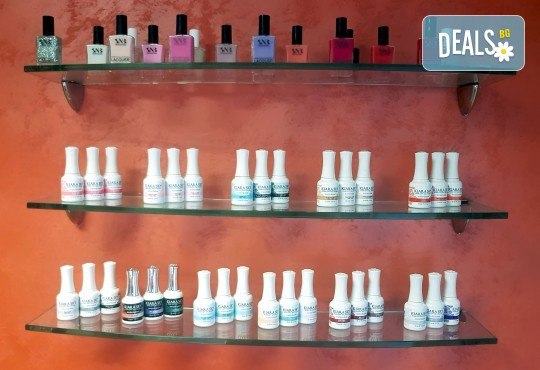 Mедицински СПА педикюр с лак в цвят по избор от богатата палитра на SNB, Бонус: две красиви декорации и масаж на ходилата от Nail Salon Desire! - Снимка 5