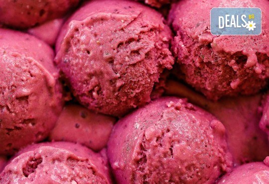 Цял килограм невероятно вкусен сладолед на деня, с вкус по избор от Виенски салон Лагуна! - Снимка 3