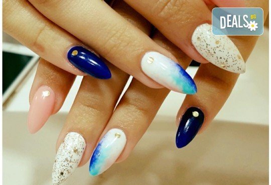 Арт! Маникюр с гел лак и 10 рисувани декорации на супер цена в Студио за маникюр Vess Nails! - Снимка 4