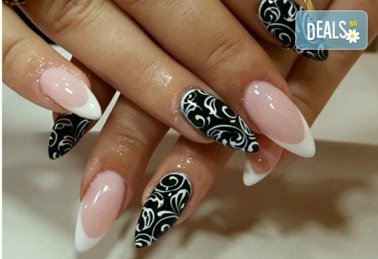 Арт! Маникюр с гел лак и 10 рисувани декорации на супер цена в Студио за маникюр Vess Nails! - Снимка 7