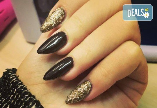 Арт! Маникюр с гел лак и 10 рисувани декорации на супер цена в Студио за маникюр Vess Nails! - Снимка 14