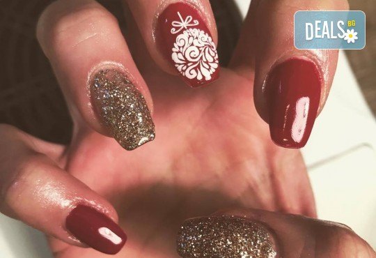 Арт! Маникюр с гел лак и 10 рисувани декорации на супер цена в Студио за маникюр Vess Nails! - Снимка 15