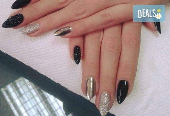 Арт! Маникюр с гел лак и 10 рисувани декорации на супер цена в Студио за маникюр Vess Nails! - Снимка 9