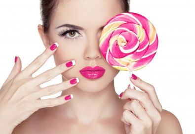 Изграждане с гел, лакиране с гел лак Bluesky, 2 декорации и бонус: 20% отстъпка за поддръжка в салон за красота Алма Морел!