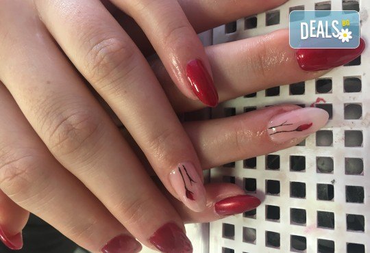 Красиви и дълготрайни цветове! Изграждане с гел, маникюр с BlueSky, 4 декорации или камъчета, пилинг и масаж на ръцете в New faces-beauty studio! - Снимка 6