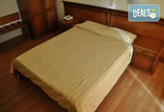 Слънчев уикенд в Кавала, Гърция, с Еко Тур! 1 нощувка със закуска в Nefeli Hotel 2*, транспорт и възможност за плаж в Амолофи и Неа Ираклица - Снимка 6