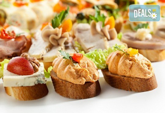 За Вашето събитие! Вземете 60, 100 или 150 солени хапки по избор от CreatEvents Кетъринг! - Снимка 1