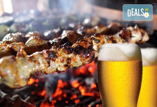 Апетитно плато вкусни мръвчици на скара, салата по избор и подарък: безплатна бира в ресторант Болярите в Банкя! - Снимка 2