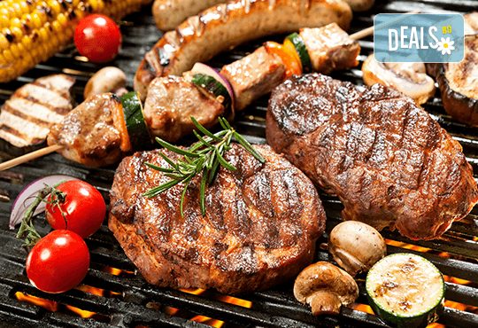 Апетитно плато вкусни мръвчици на скара, салата по избор и подарък: безплатна бира в ресторант Болярите в Банкя! - Снимка 1