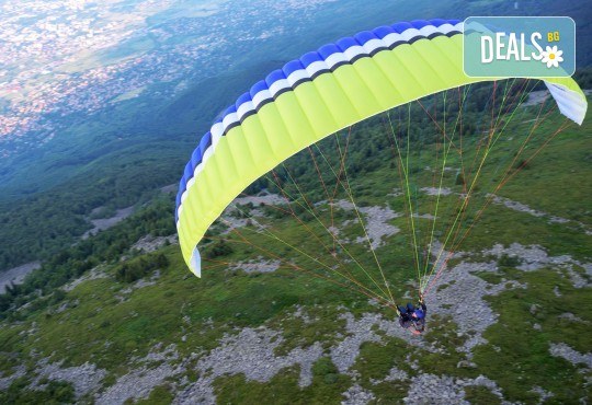 Тандемен полет с парапланер на лебедка край София или Сапарева баня + видеозаснемане от Полети и приключения! - Снимка 4