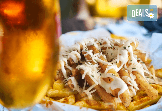 Вземете хрупкави пържени картофки със сирене и 2 бири от Royal Place Shisha Bar! - Снимка 1