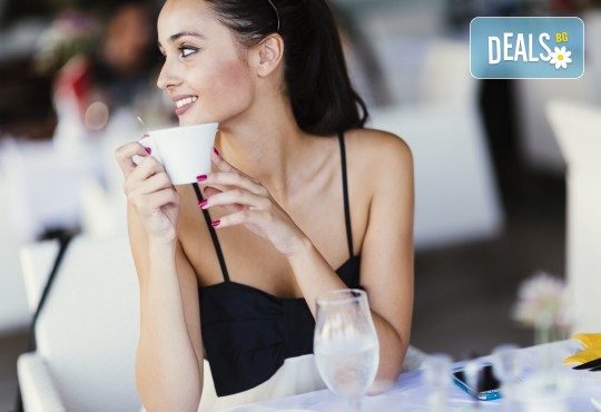 Събудете сe с чаша фреш от портокал, грейпфрут или лимон и кафе Molinari в Royal Place Shisha Bar! - Снимка 2