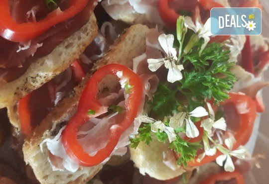 Микс плато от 30 броя мини сандвичи с месни деликатеси, сирена и зеленчуци от My Style Event! - Снимка 3