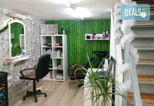 Подстригване, измиване, нанасяне на подхранваща маска Romantic и оформяне със сешоар в студио за красота Five! - Снимка 6