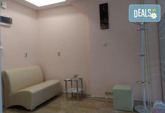 За здрави зъби! Лечение на кариес и поставяне на фотополимерна пломба в DentaLux! - Снимка 5