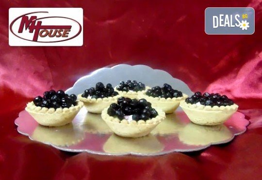 Сладък импулс! 50 или 100 броя сладки петифури микс в ШЕСТ различни вкусови стила от Muffin House - Снимка 2