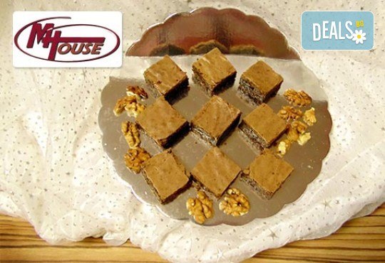 Сладък импулс! 50 или 100 броя сладки петифури микс в ШЕСТ различни вкусови стила от Muffin House - Снимка 6