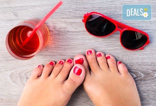 Красота и дълготрайност! Педикюр с гел лак Bluesky и 2 изящни декорации в Garden Studio! - Снимка 1