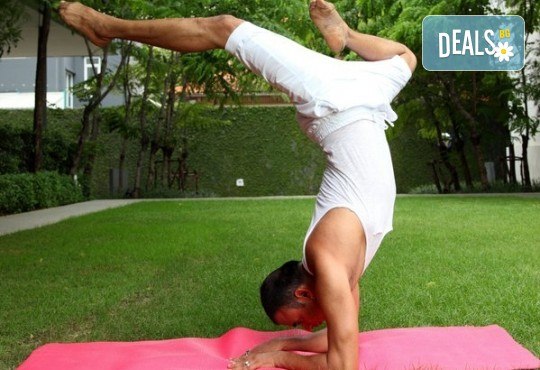 Хармония за тялото и ума! 2 или 4 посещения на йога с д-р Аман Суд в Sofia International Music & Dance Academy! - Снимка 2