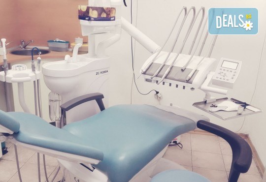 Преглед с интраорална камера, почистване на зъбен камък с ултразвук и полиране на зъби с Airflow от д-р Ценка Доганова! - Снимка 3