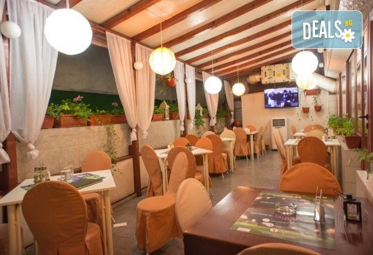 Вечеря за ДВАМА в италиански стил: ДВЕ пици (голяма и малка) от Ресторант Златна круша - Снимка 6