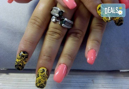 Mаникюр с гел лак BlueSky, 2 или 4 декорации, вграждане на камъчета и ефекти от Салон Мечта! - Снимка 4