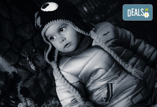 Красив подарък за цялото семейство! Направете си коледна семейна фотосесия с неограничен брой обработени кадри от Pandzherov Photography! - Снимка 15