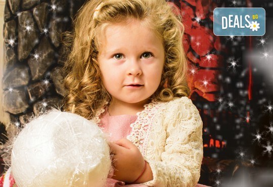 Красив подарък за цялото семейство! Направете си коледна семейна фотосесия с неограничен брой обработени кадри от Pandzherov Photography! - Снимка 14