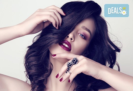 За Вашия специален повод! Професионален дневен, вечерен или опушен грим при стилист на Senses! - Снимка 3