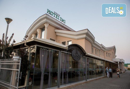 Ранни записвания за Нова година в Струмица, Македония! 2 нощувки със закуски и вечери в Hotel Emi 4*, празнична вечеря, транспорт и посещение на Мелник! - Снимка 2
