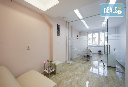 Здрави зъби! Лечение на кариес и поставяне на висококачествена фотополимерна пломба в DentaLux! - Снимка 4